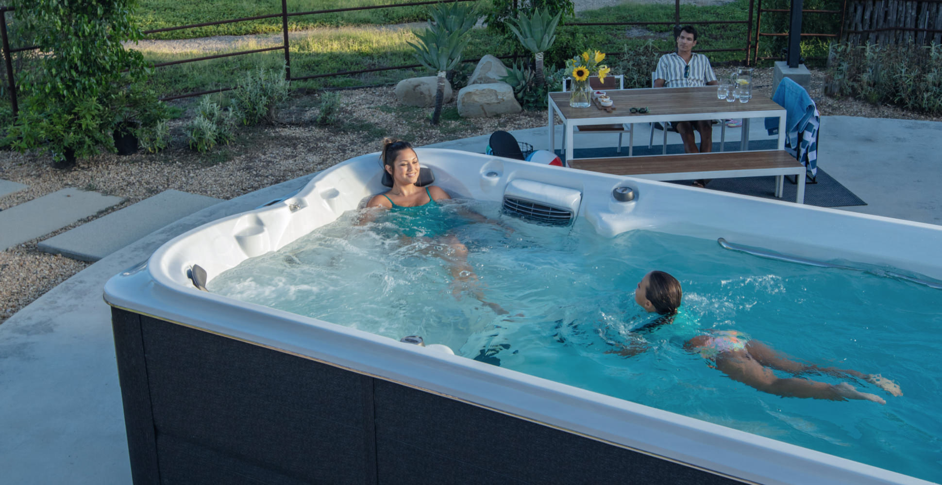 Jacuzzi® Poweractive™ Fitness Pool Seeker Swim Spa